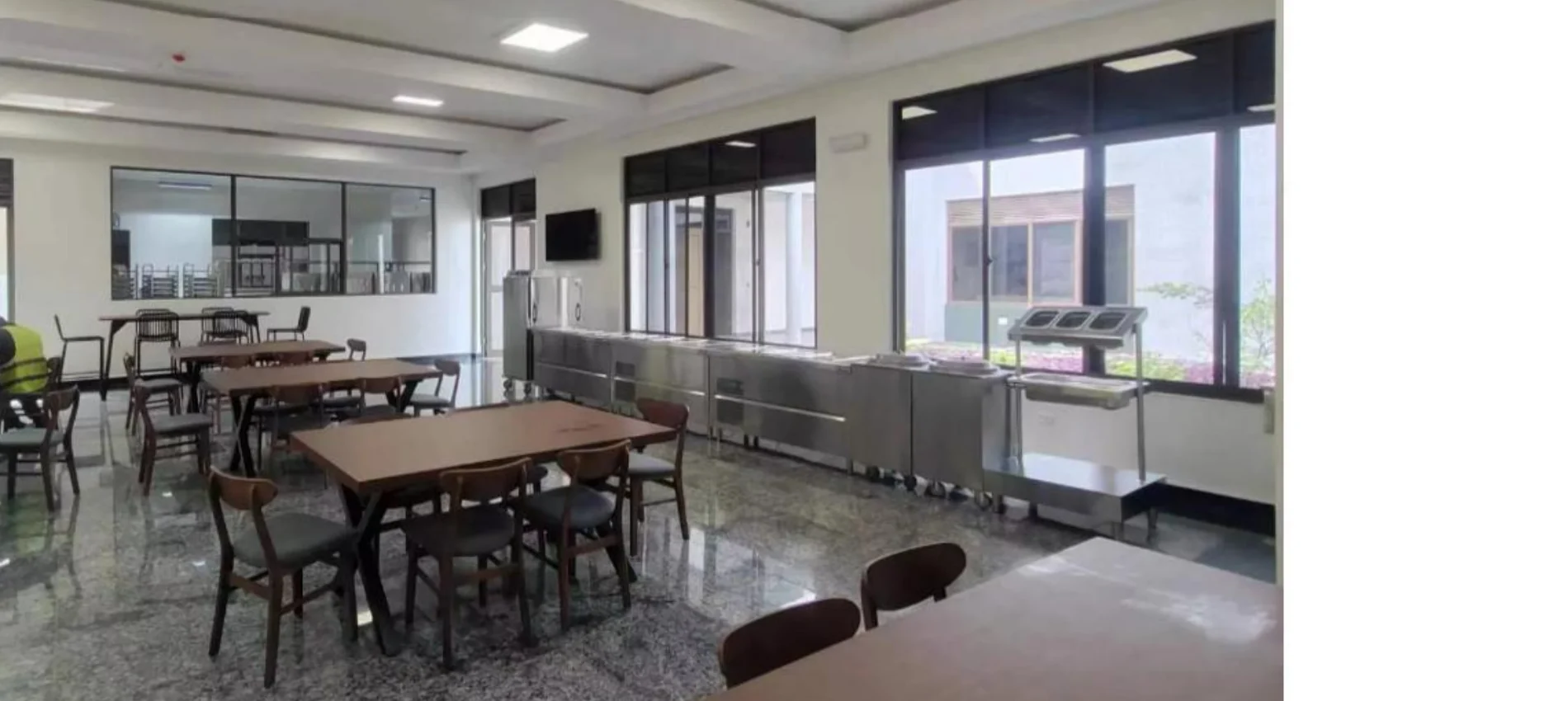 referencia de mobiliario educativo Rwanda Military Academy