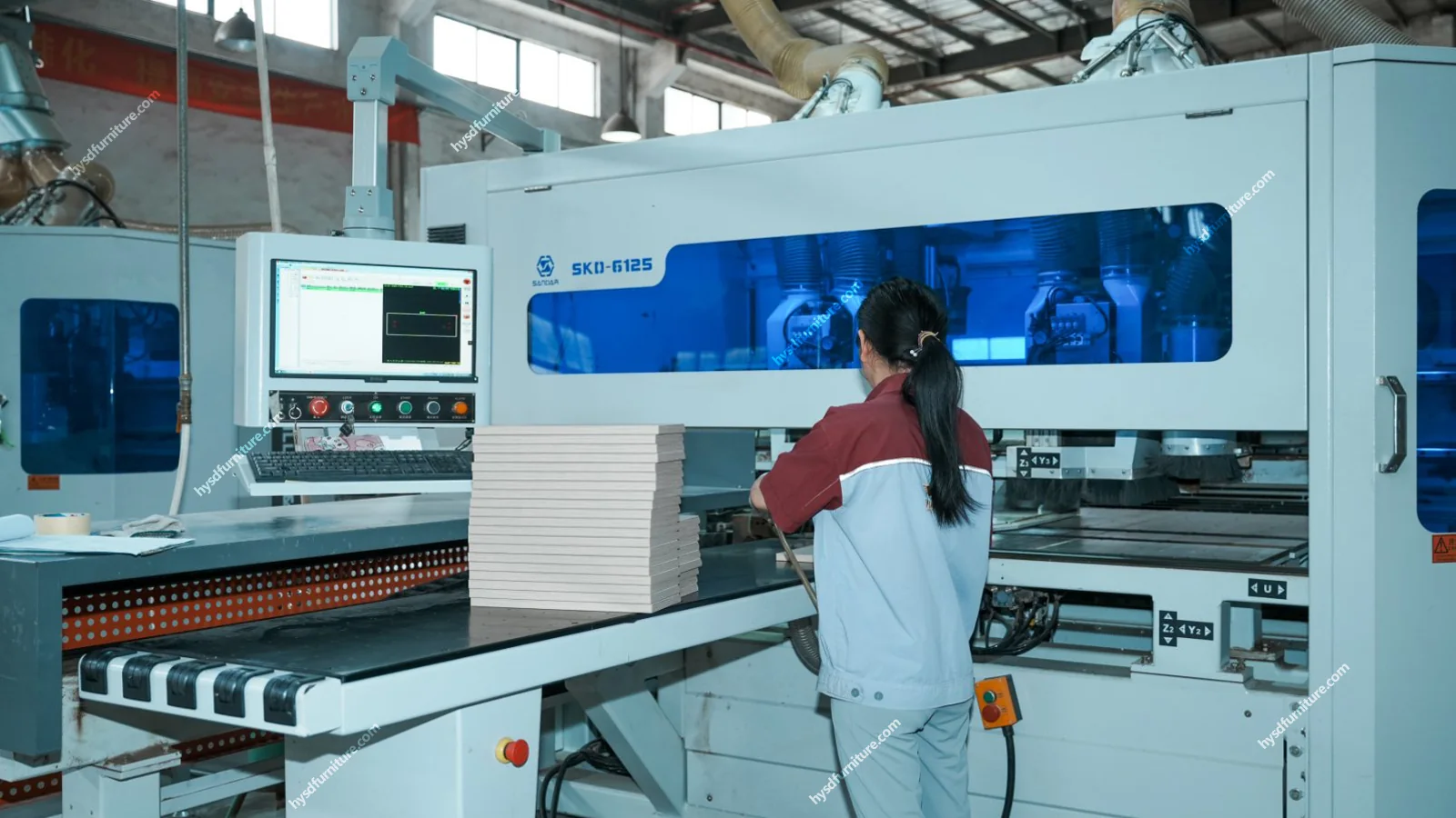 equipo CNC de perforación de seis caras para paneles de mobiliario