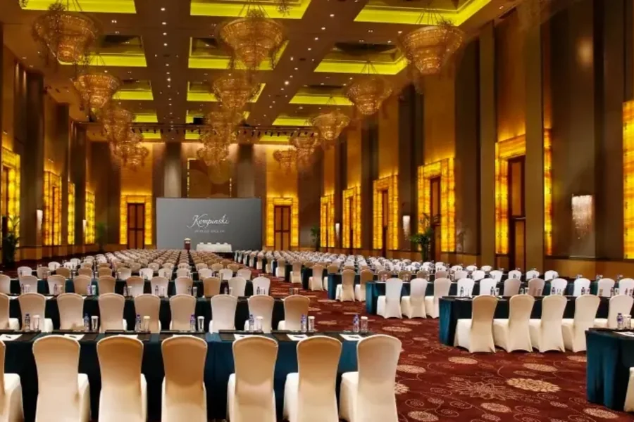 montaje de banquete y evento social en hotel